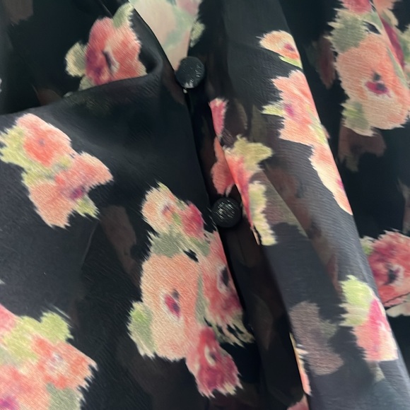 Floral Ruffle Top - Picture 8 of 10